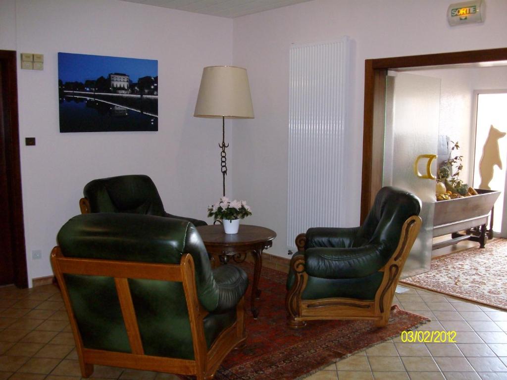 Au Logis Des Ours Belfort Nord Offemont ภายนอก รูปภาพ